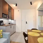 Shellter 117j Atk - Przy Plazy Apartmán *